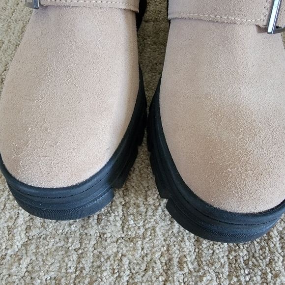 New UGG Ashton Short Waterproof Suede Buckle Boots, Size 7.5 - Picture 3 of 16